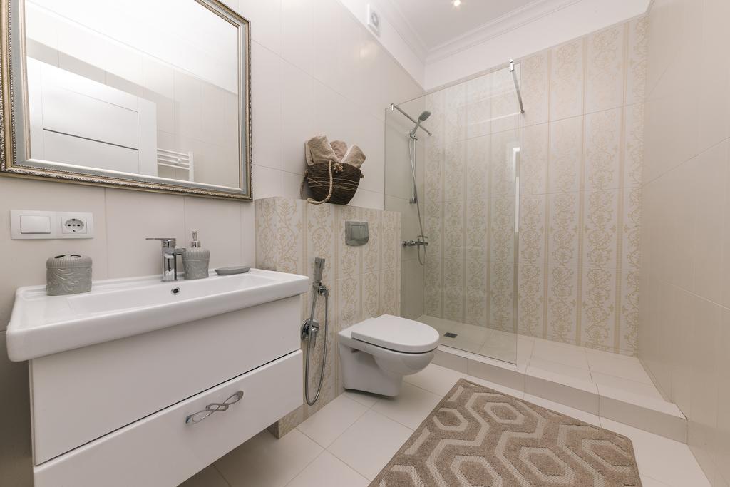 The Base Apartments Кишинев Екстериор снимка